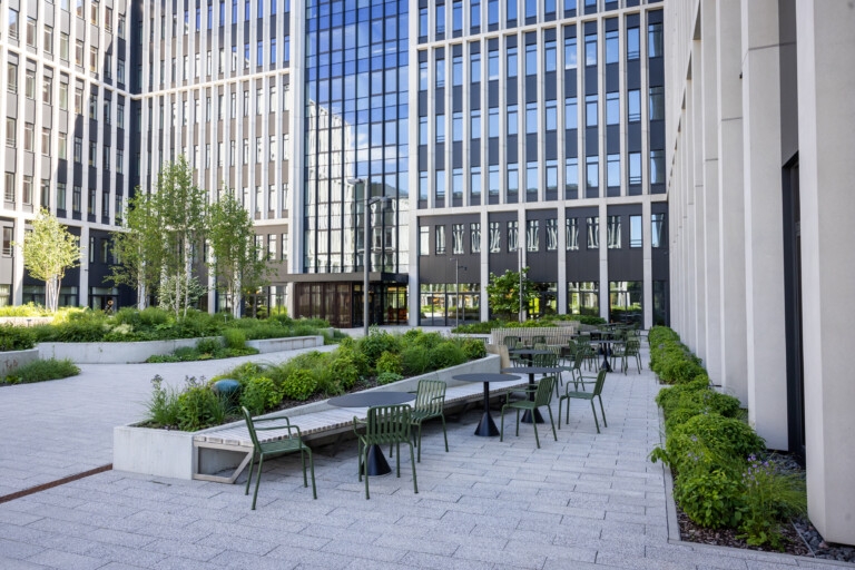 Business Garden Plaza 6x2 Silver